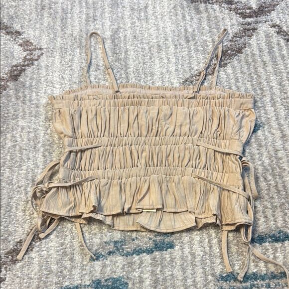 New Allie Rose Beige Ruffle Tank Top M - Picture 1 of 4